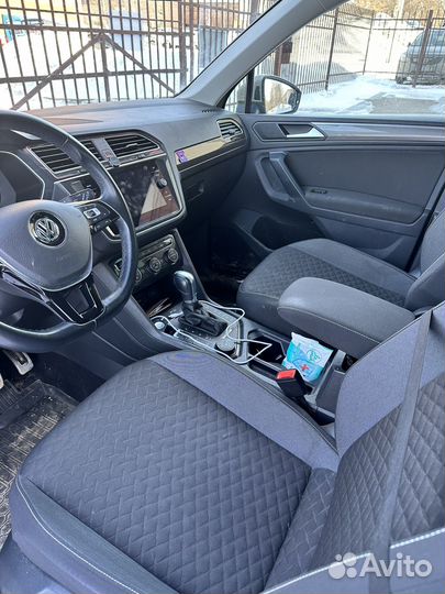 Volkswagen Tiguan 2.0 AMT, 2018, 33 000 км