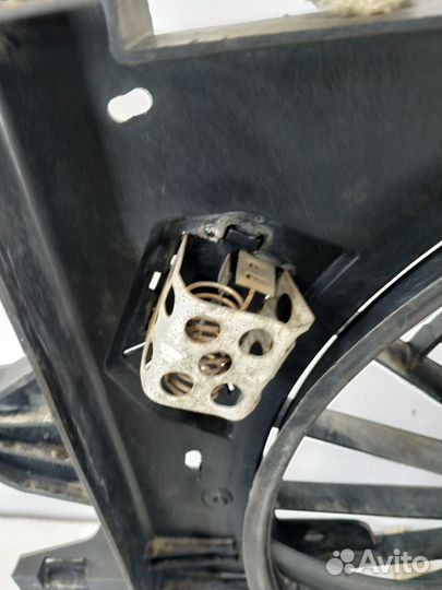 Renault duster 2л Диффузор Вентилятор