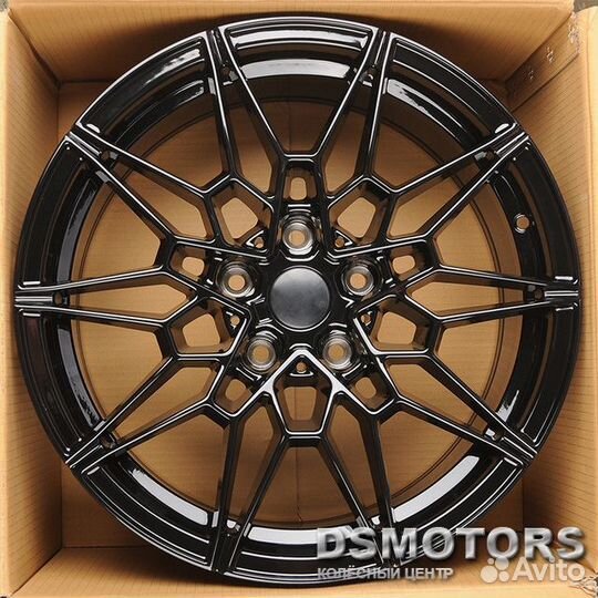 Диски Y1027 8/18 5x120 ET30 d72.56 black