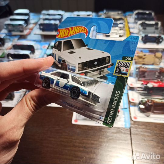 Hot Wheels Ford Escort RS 2000 (белый)