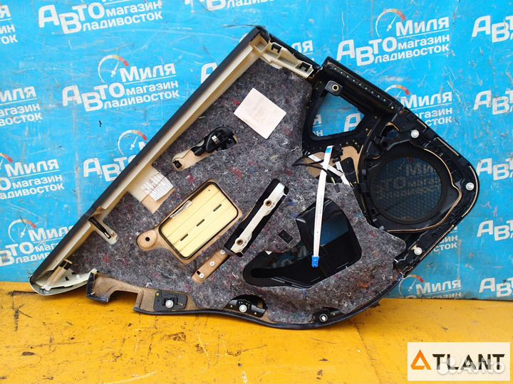 Обшивка дверей задний правый mercedes-benz CLS550