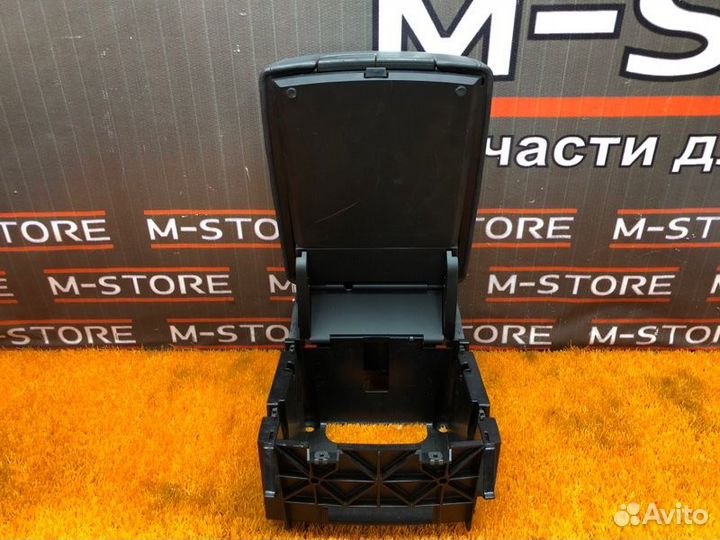 Подлокотник Volkswagen Touareg 7L BHK 2007