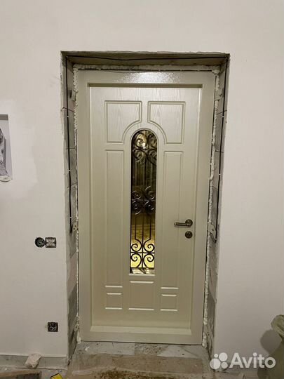 Дверь входная в квартиру