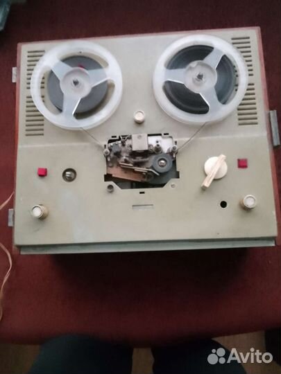 Катушечный магнитофон