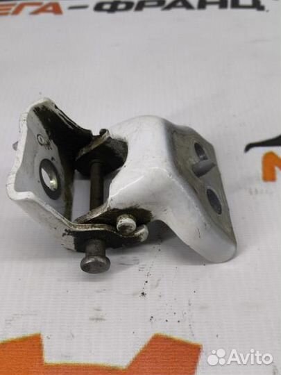 Петля двери передняя правая Citroen Berlingo