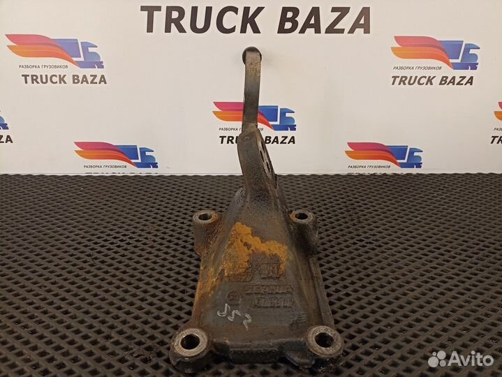 Кронштейн двигателя передний правый