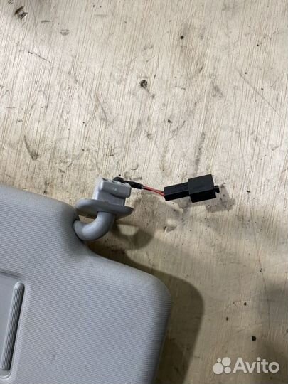 Козырек солнцезащитный Volkswagen Passat 3C5 BVY