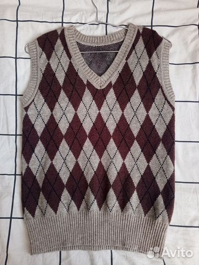 Жилетка женская вязаная
