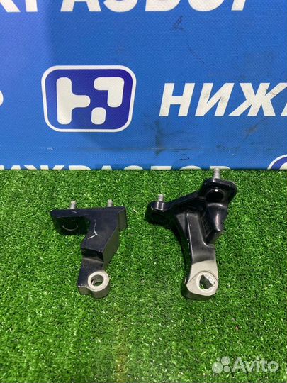 Петля двери передняя правая Mercedes Glc W253