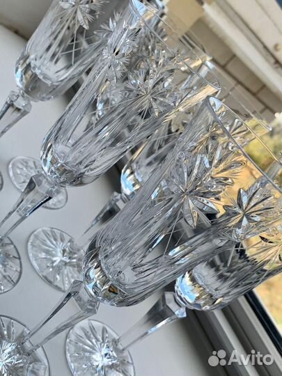 Высокие хрустальные фужеры