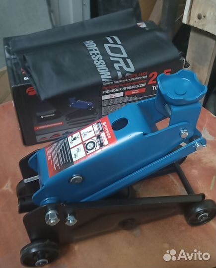Домкрат новый подкатной 2.5тонны подъём 40см