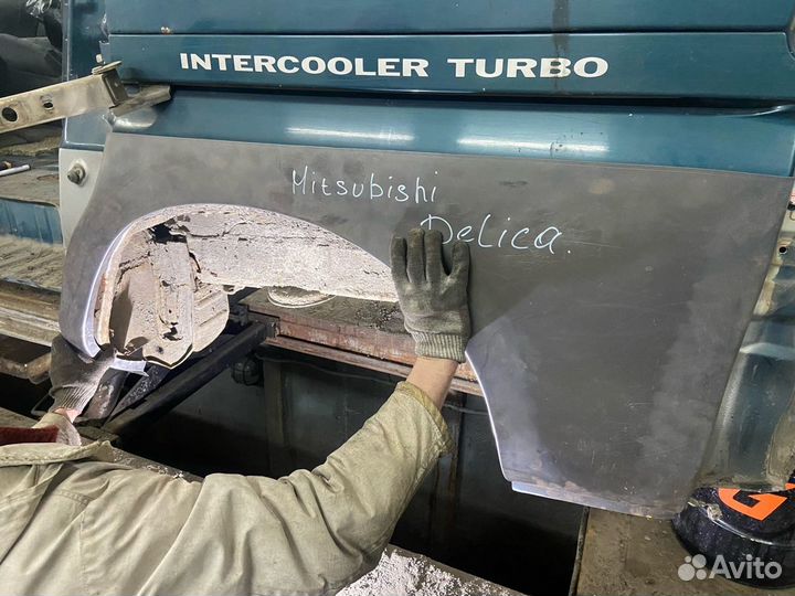 Mitsubishi Delica 4 арки крыльев комплект