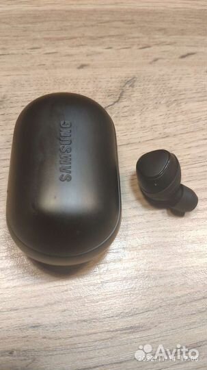 Беспроводные наушники samsung gear iconx
