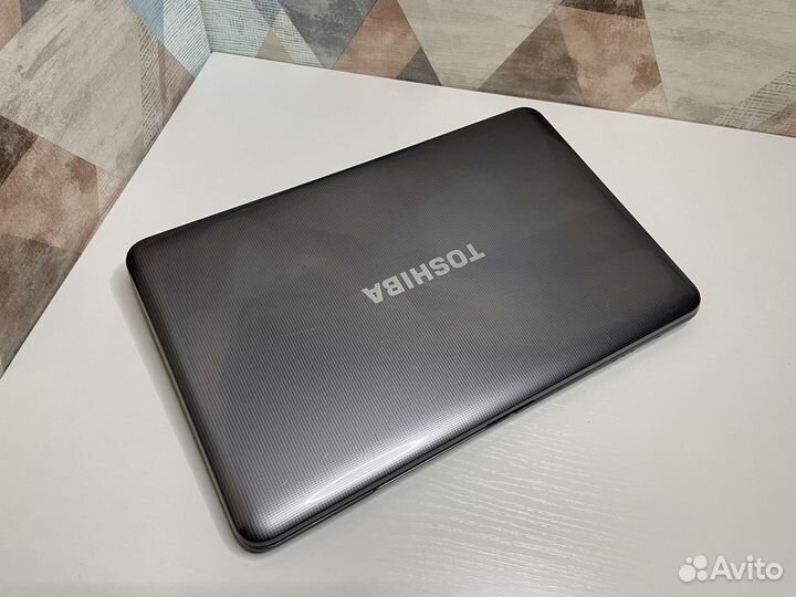 Ноутбук Toshiba Satellite /Core i3/8Гб озу