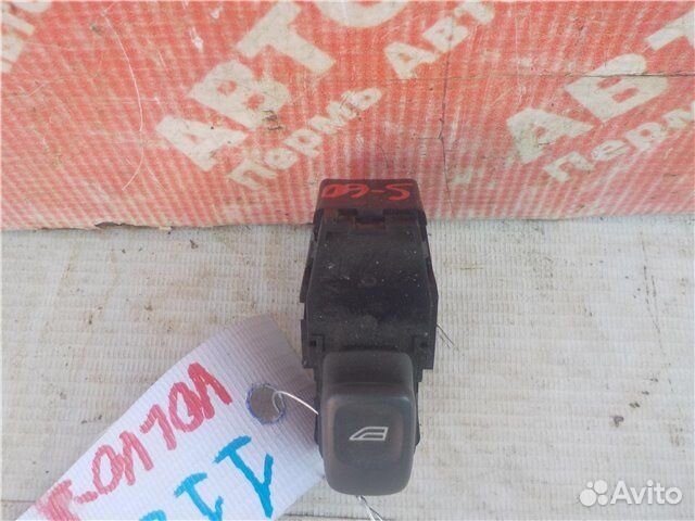 Кнопка электро стеклоподъемника задняя левая Volvo