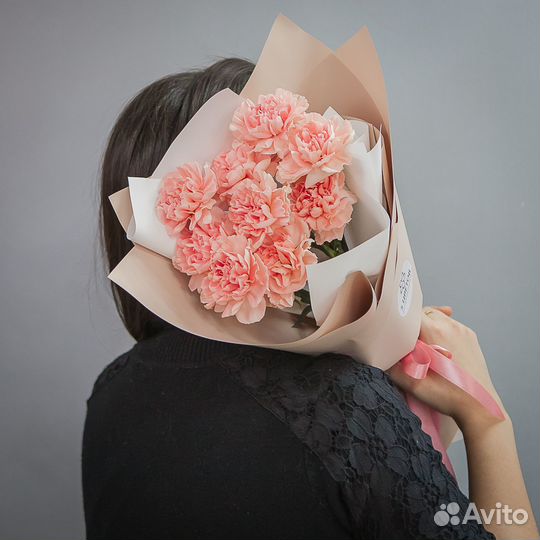 Монобукет из 9 розовых гвоздик, цветы доставка