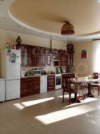 Коттедж 278 м² на участке 15 сот.