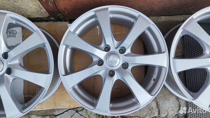 Комплект литых дисков Dunlop PRD R17 5x114.3