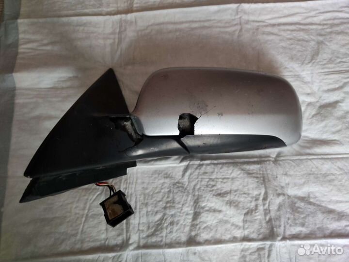 Зеркало заднего вида Audi A6 C5 левое/правое