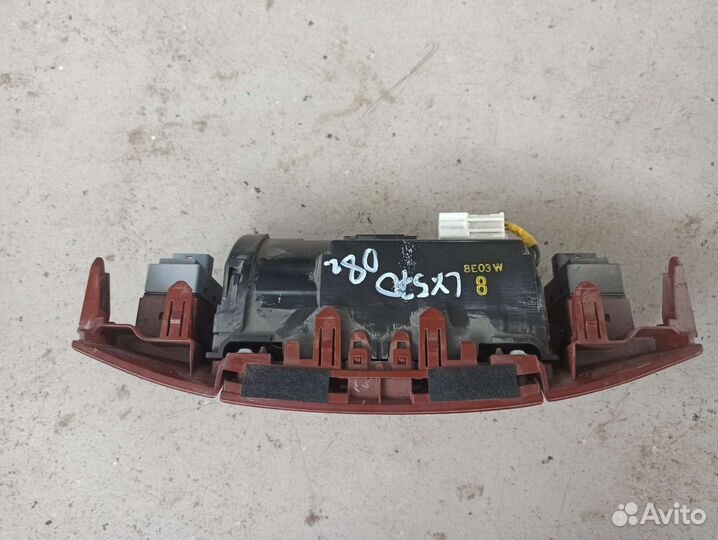 Пепельница (светлое дерево) Lexus LX 570