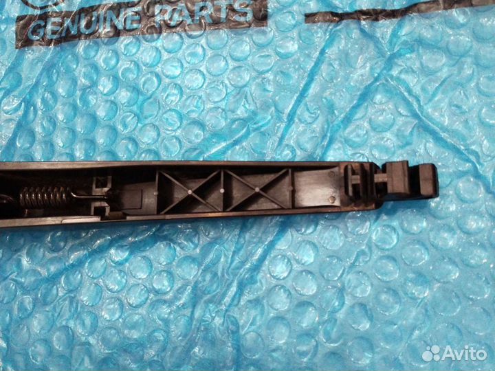 Поводок стеклоочистителя Хайлендер 2 задний