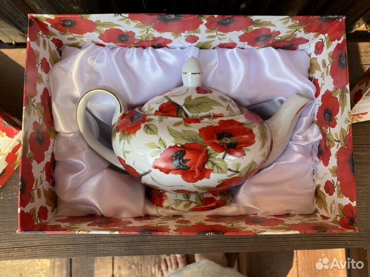 Фарфоровый чайный набор