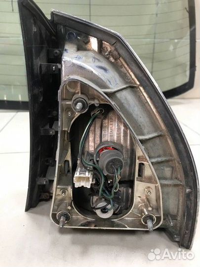 Фонарь задний левый Mitsubishi Diamante