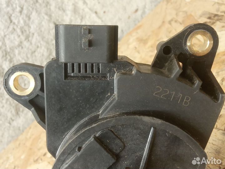 Педаль газа Nissan Qashqai 2011г 2,0МКПП