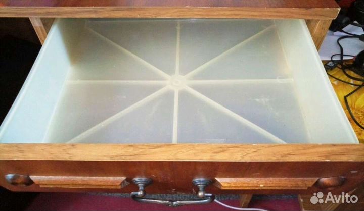 Тумбочка прикроватная