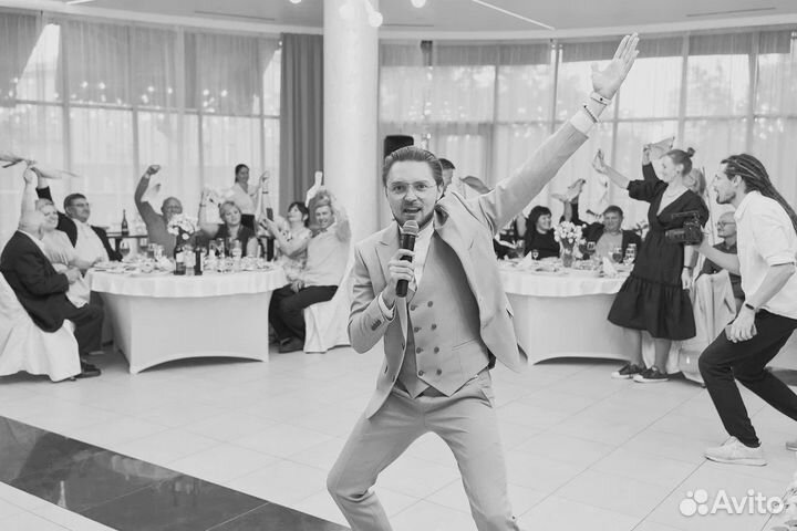 Свадебный ведущий со своим DJ