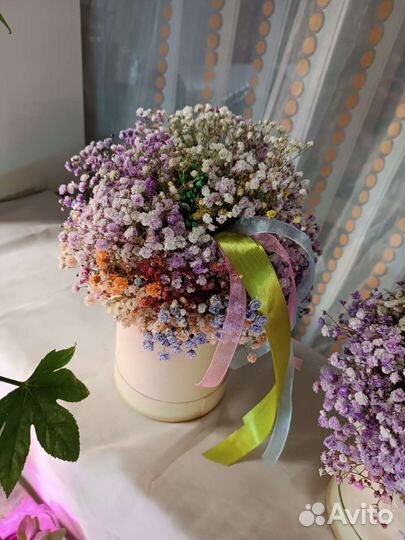 Гипсофилы в шляпной коробке