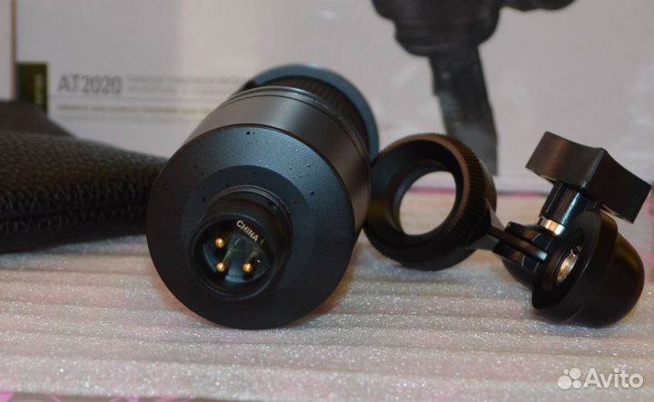 Микрофон для звукозаписи Audio-Technica AT2020