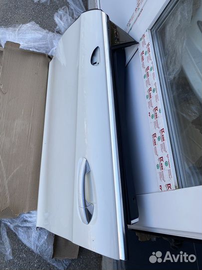 Передняя левая дверь Mercedes Benz w218 белая