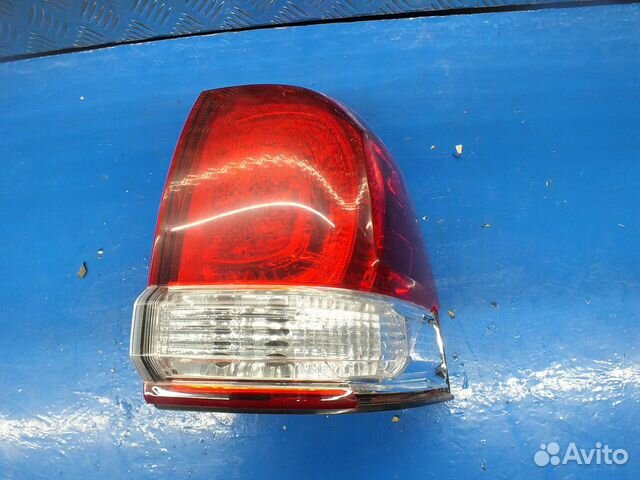 Фонарь задний правый Toyota Land Cruiser 200