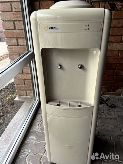 Кулер для воды