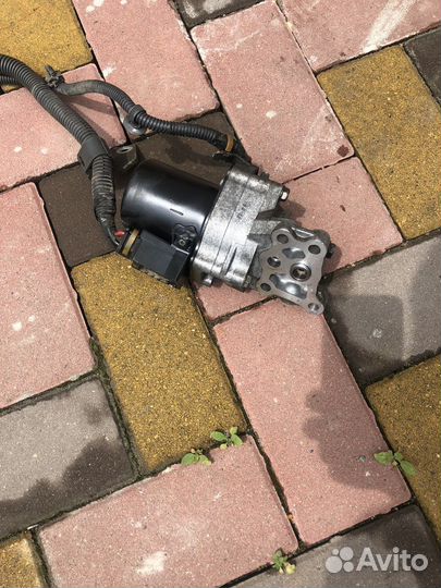 Масляный насос на lexsus gs 450h