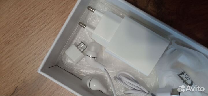 TechnoPhone Model 001, 8 ГБ