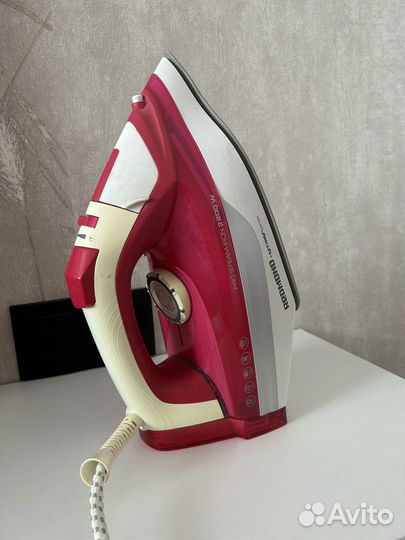 Утюг Redmond