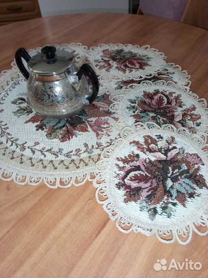 Сахарница и набор для сервировки, подстаканник