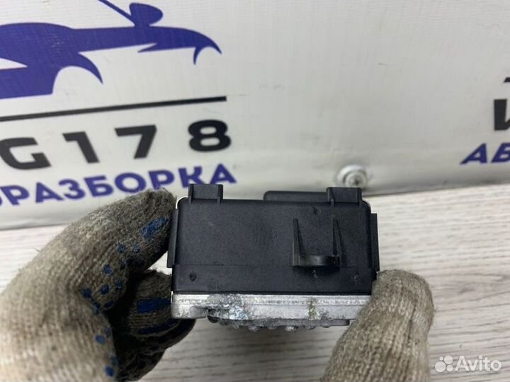 Резистор отопителя Audi A6 C6 BPJ 2.0 2006