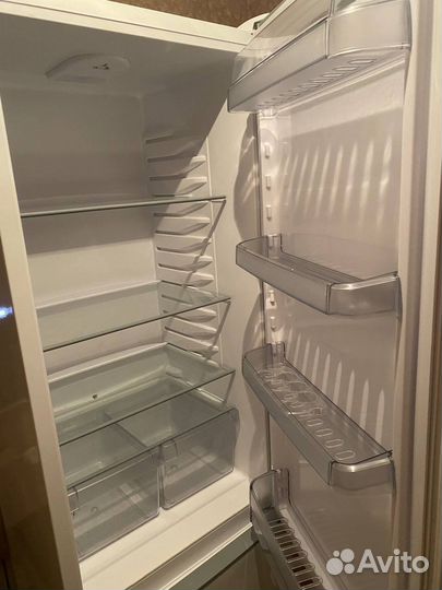 Холодильник samtron