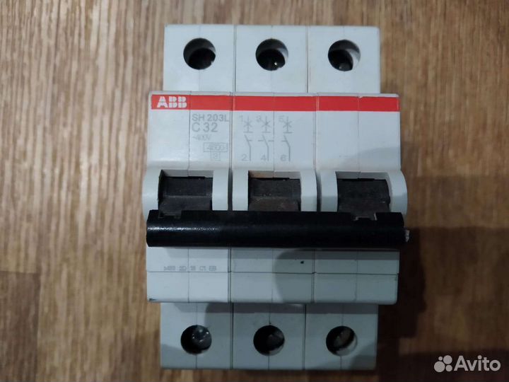 ABB Автоматический 40А/16A/10A С SH203L