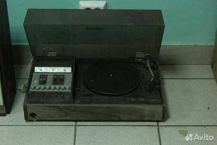 Проигрыватль СССР