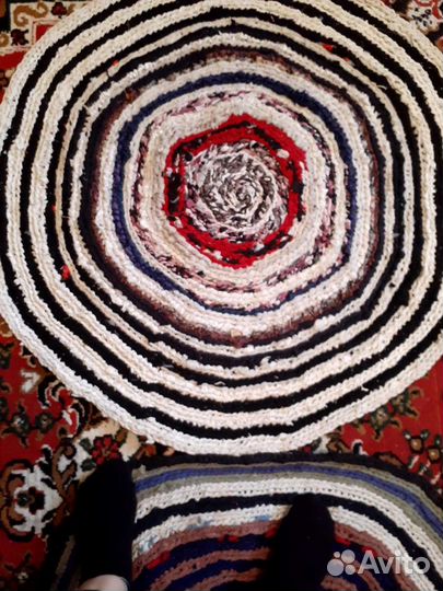 Коврик ручной работы