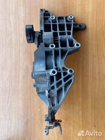 Кронштейн генератора Skoda Rapid универсал сayb