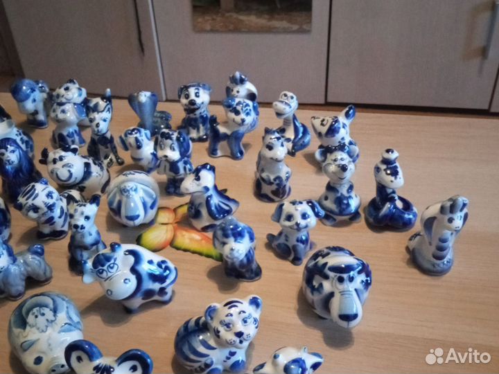 Коллекционные фигурки гжель