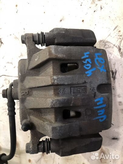 Суппорт тормозной передний правый Lexus RX450h