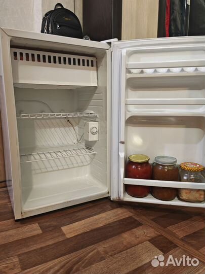 Холодильник маленький с морозилкой бу
