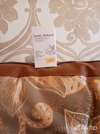 Туалетная вода женская от avon. oriflame