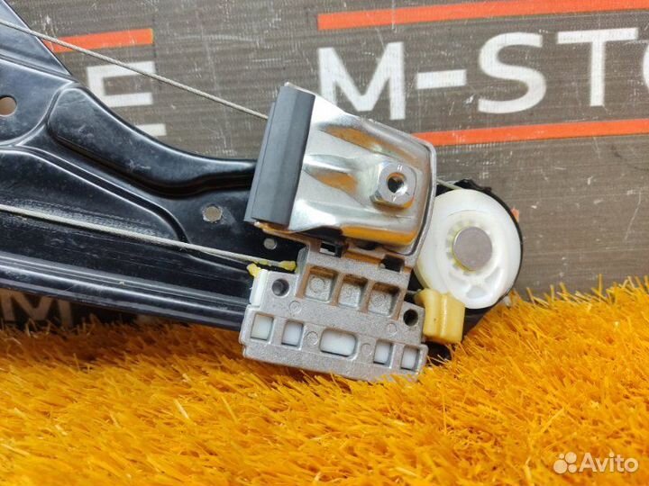 Стеклоподъемник задний правый Mercedes-Benz